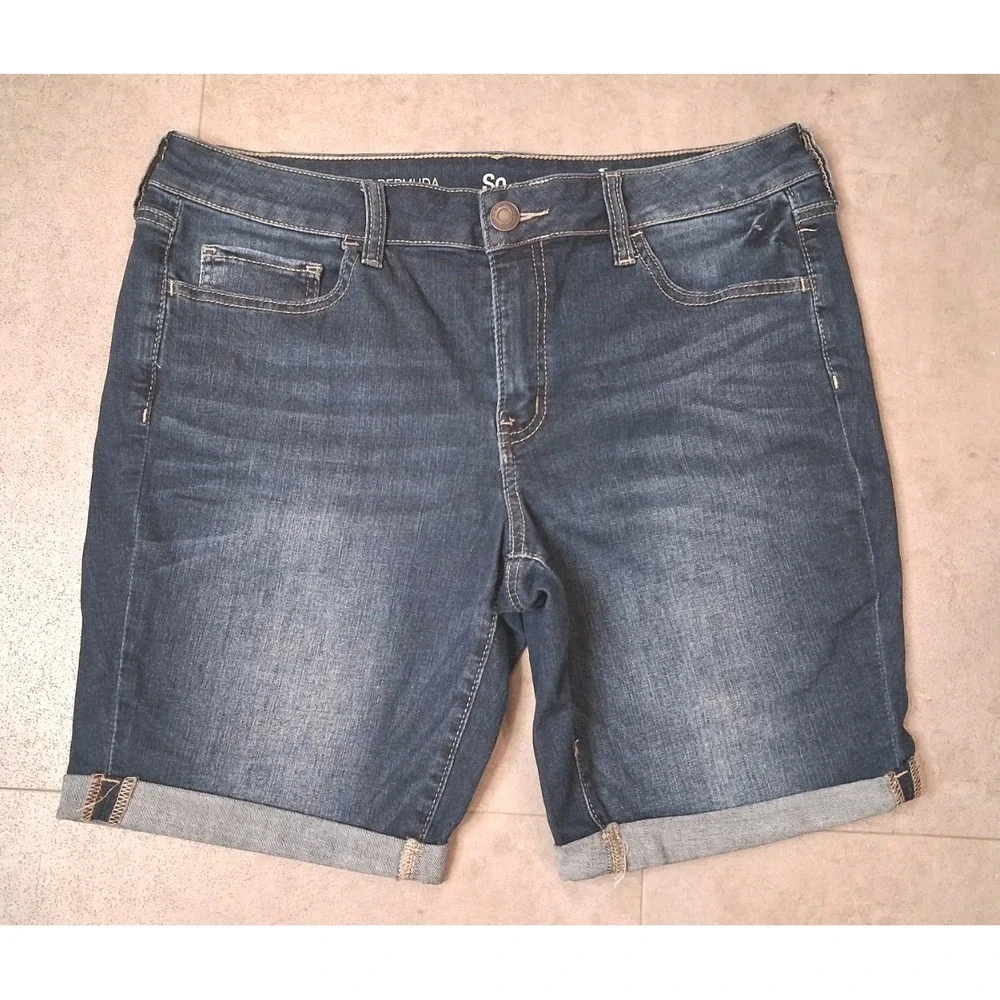 So Favorite Bermuda Rolled Cuff Shorts Size 15 Vacation Summer - Picture 2 of 9